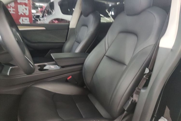 Tesla Model Y 2022 car image #19