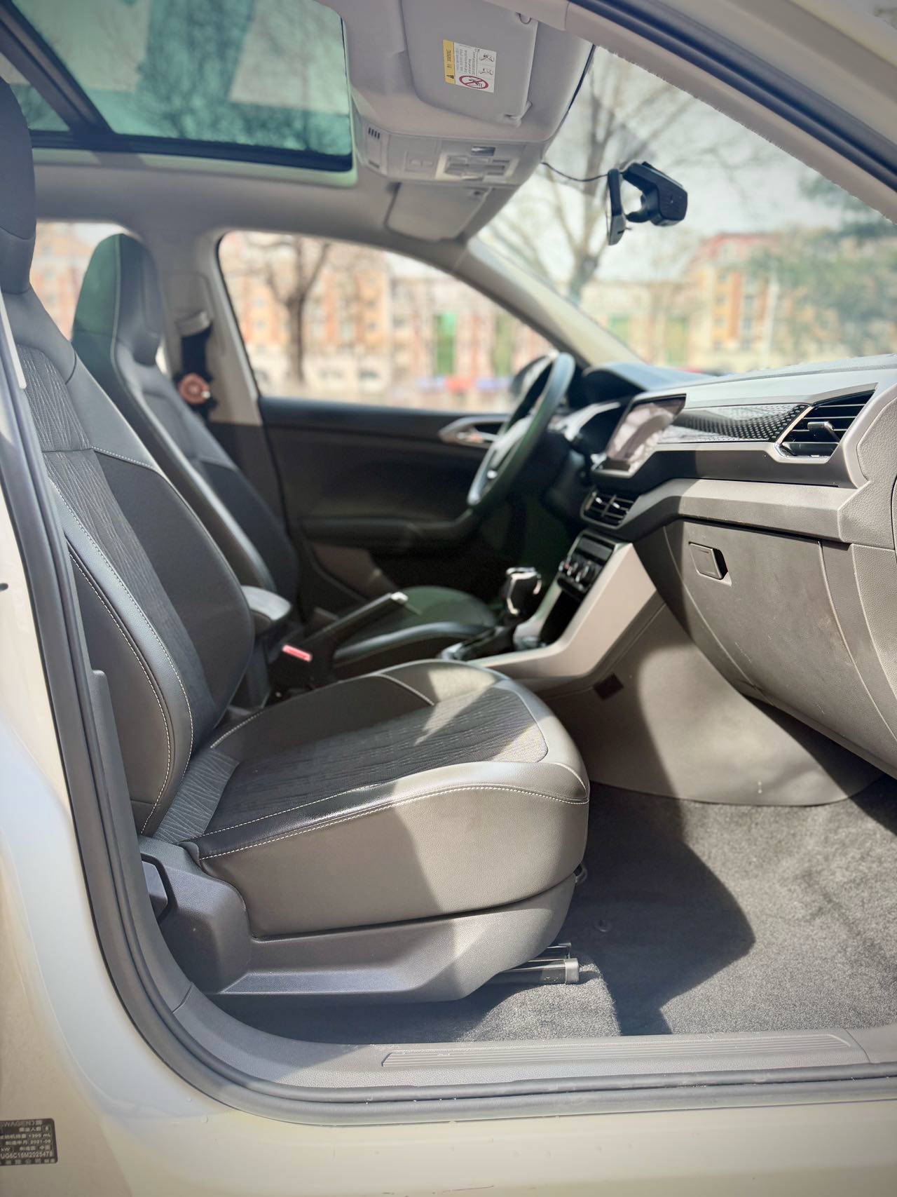 Volkswagen T-Cross 2021 immagine di auto #12