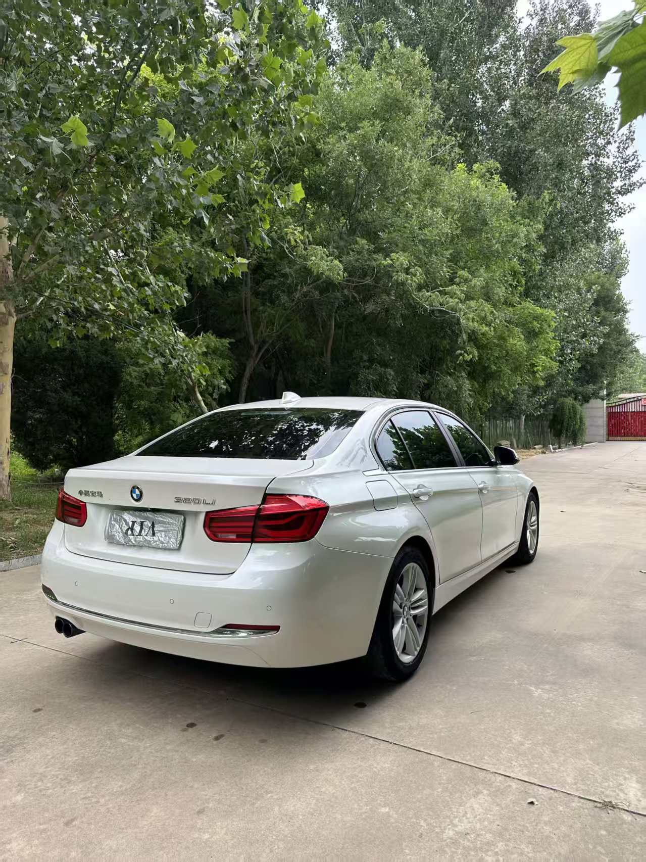 BMW 3 Series 2017 #9 BMW 3 Series 2017 car image #9