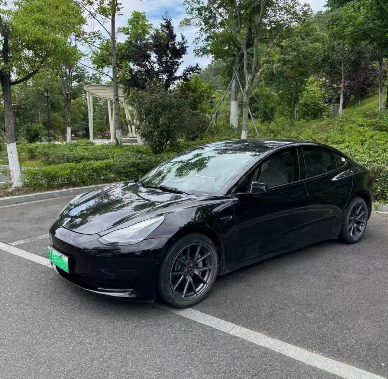 Tesla Model 3 2021 car image 