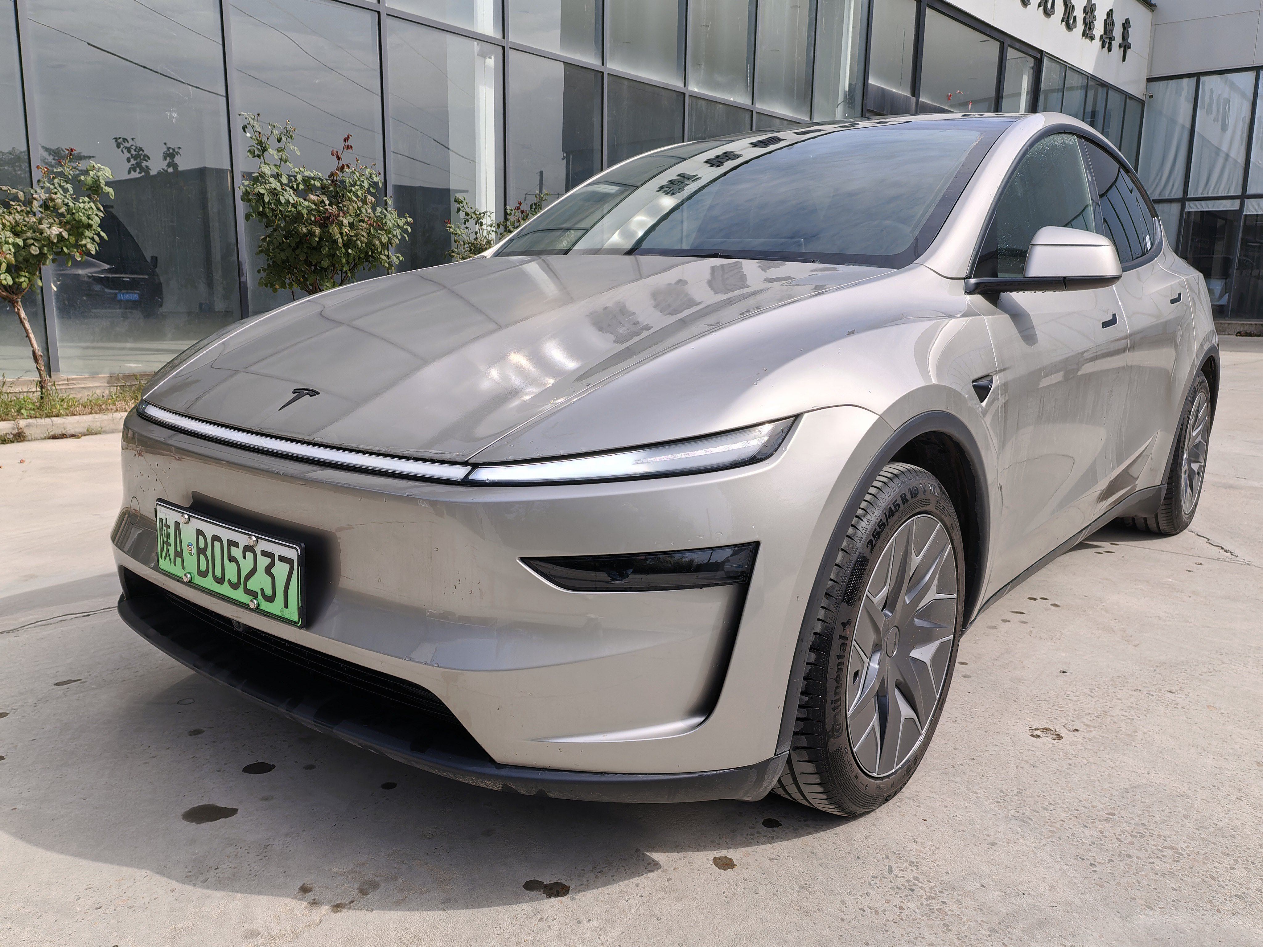 Tesla Model Y L 2025 Tesla Model Y L 2025 imagen de coche