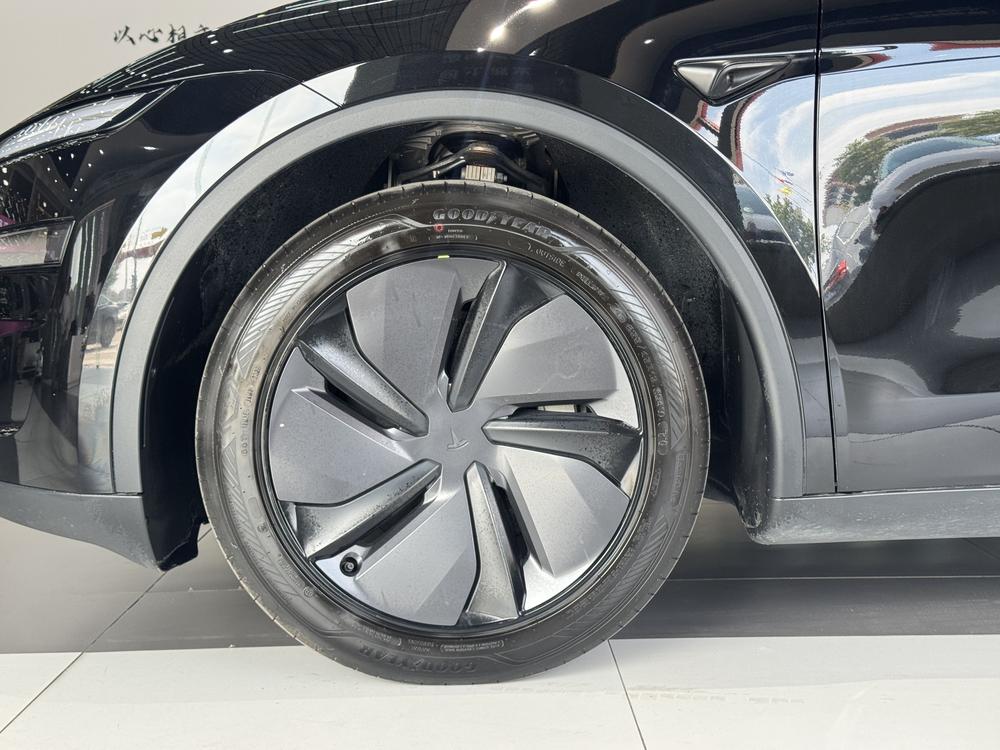 Tesla Model Y 2026 #12 Tesla Model Y 2026 car image #12
