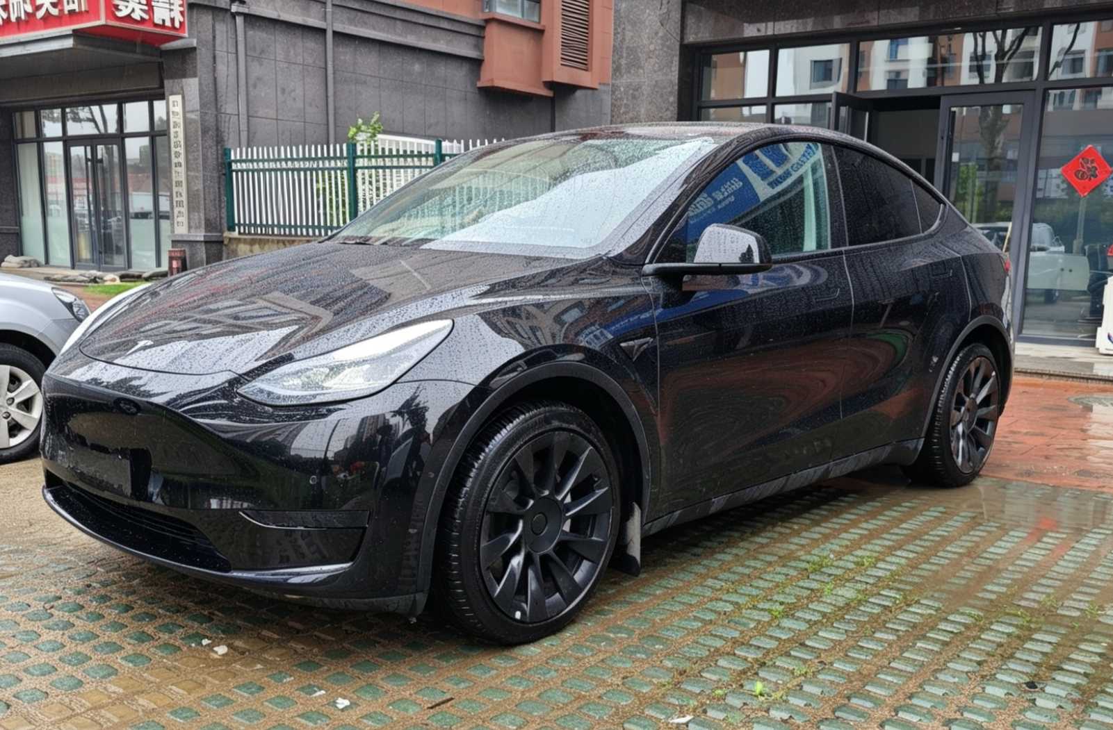 Tesla Model Y 2023 Tesla Model Y 2023 car image