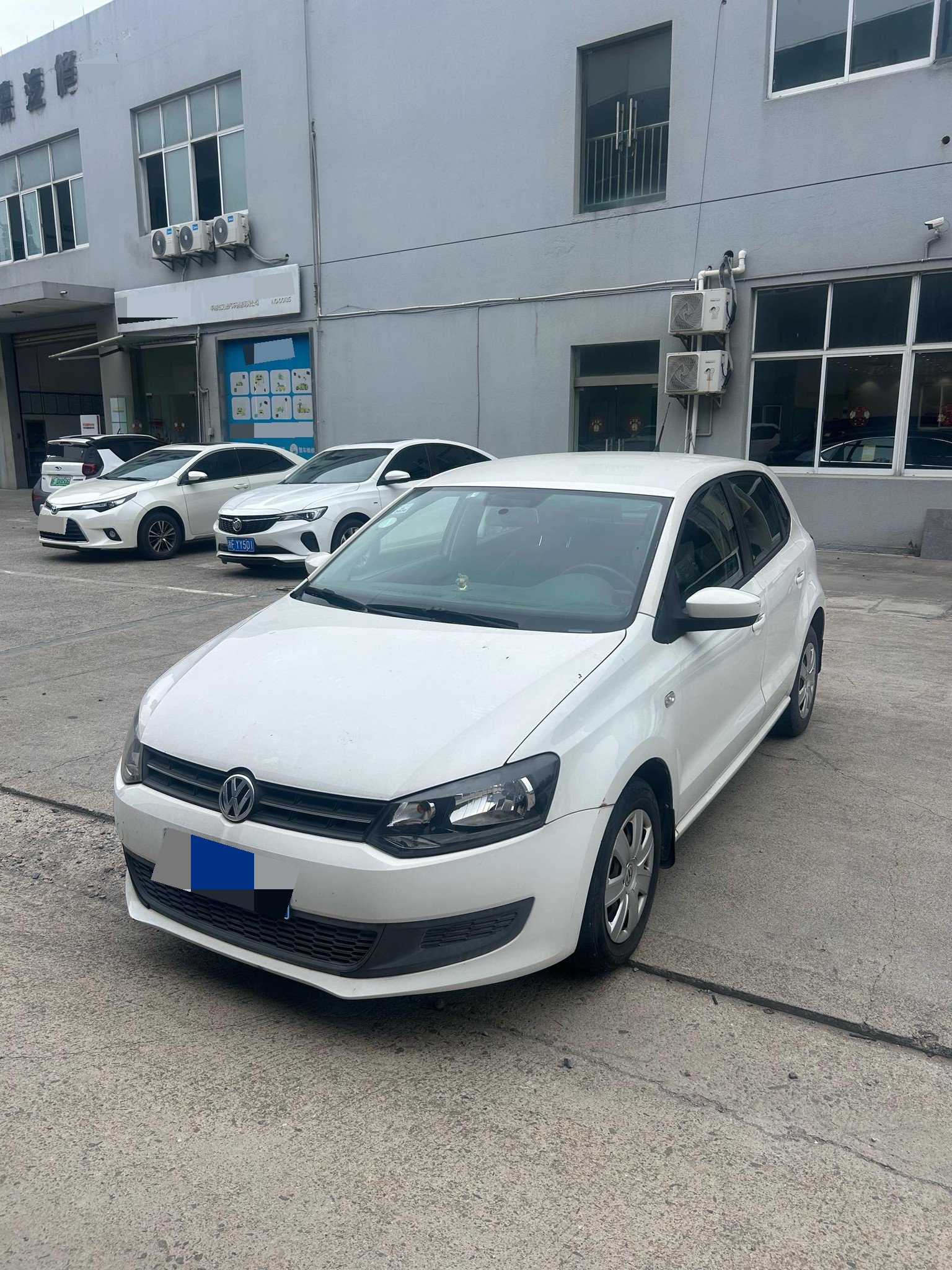 Volkswagen Polo 2014 Volkswagen Polo 2014 car image