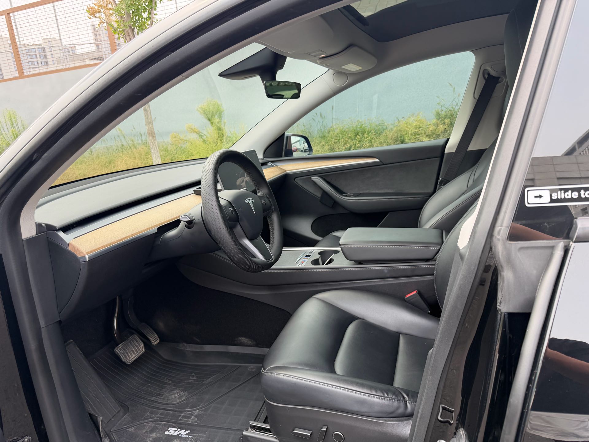 Tesla Model Y 2022 #2 Tesla Model Y 2022 car image #2