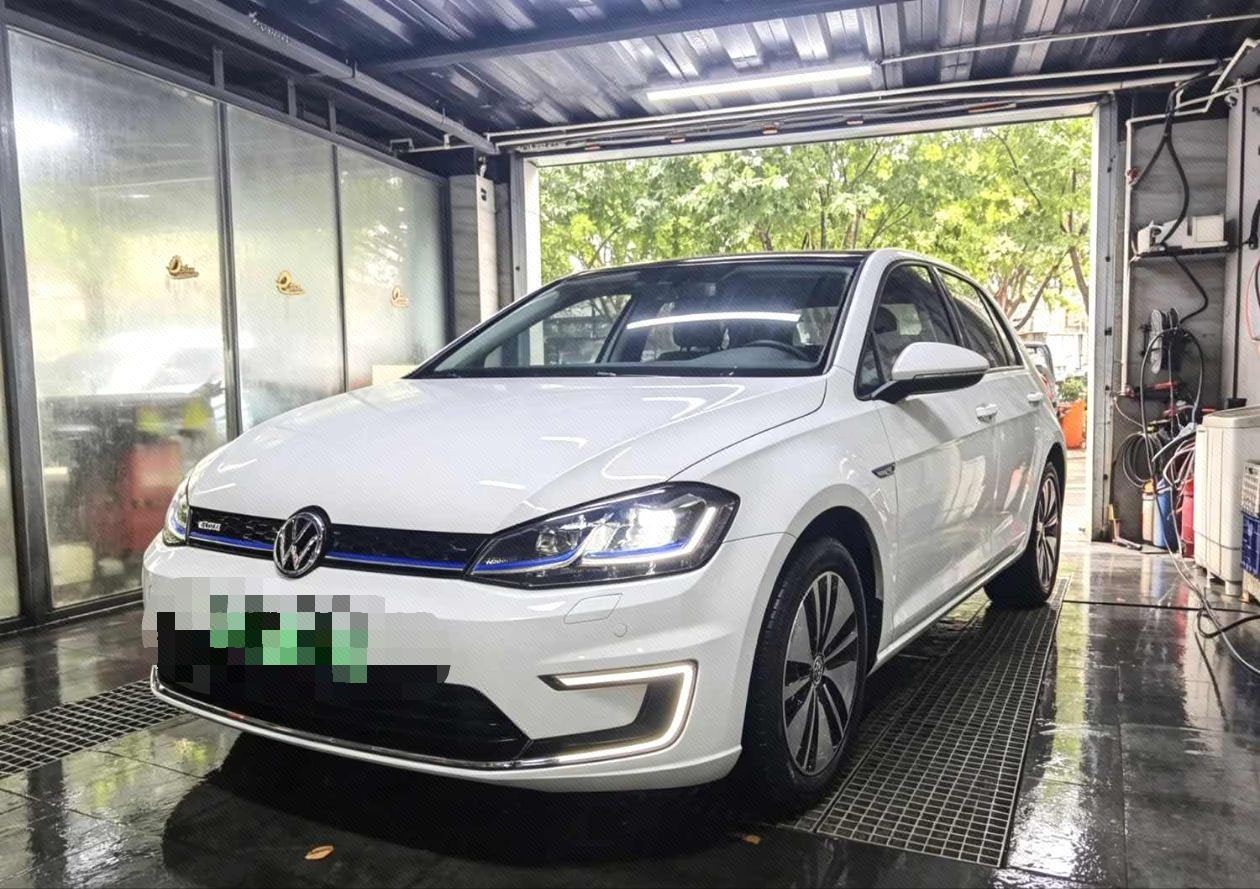 Volkswagen Golf Pure Electric 2021 car image 