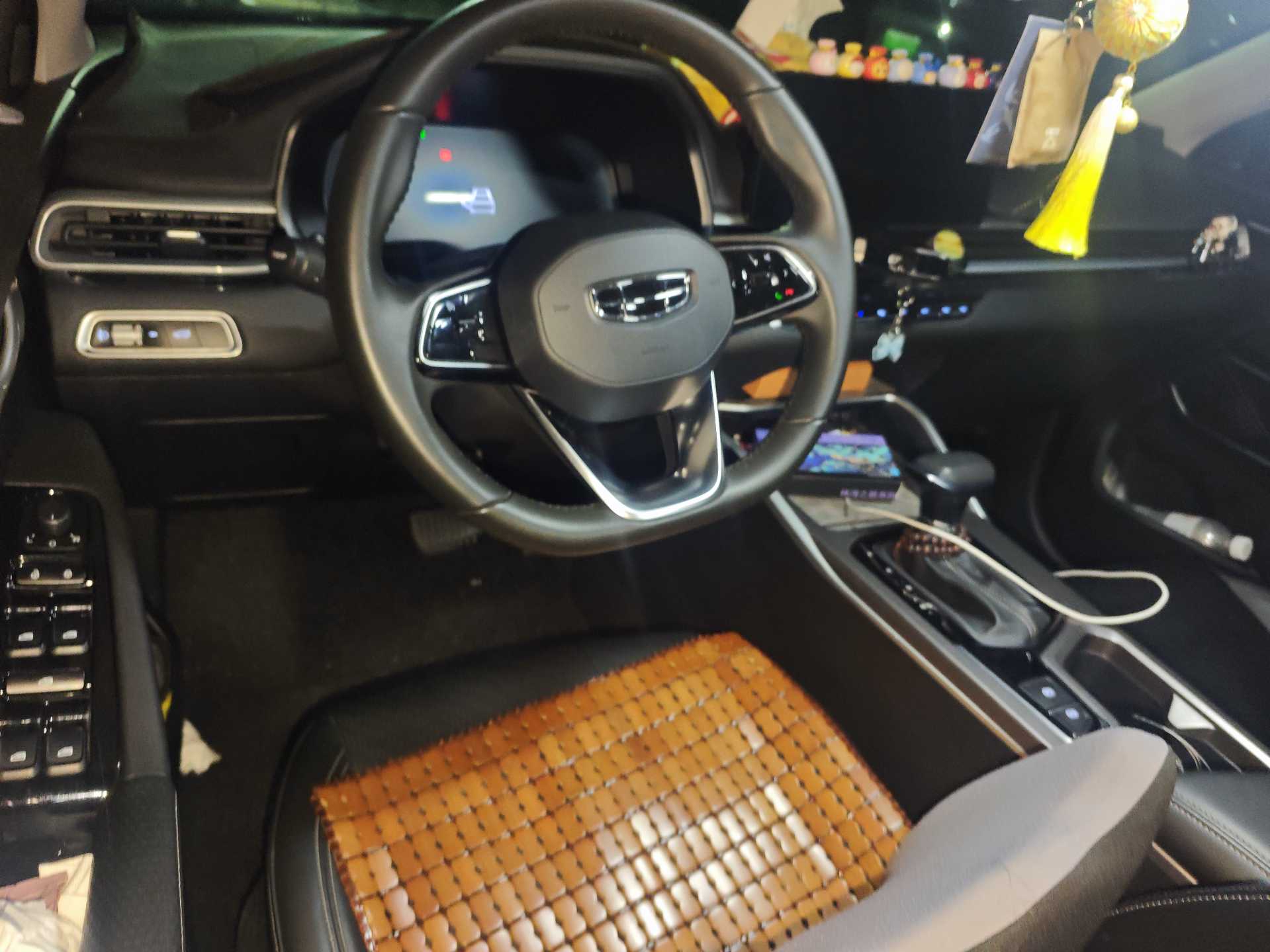GEELY Emgrand 2022 imagen de coche #3