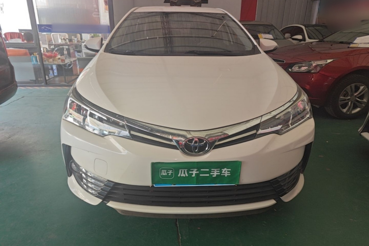 Toyota Corolla 2018 immagine di auto #3