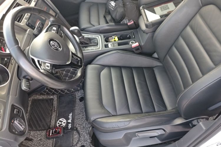 Volkswagen Golf 2016 car image #15