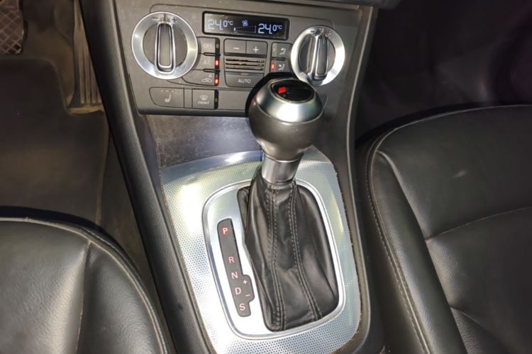 Audi Q3 2015 #18 Audi Q3 2015 car image #18
