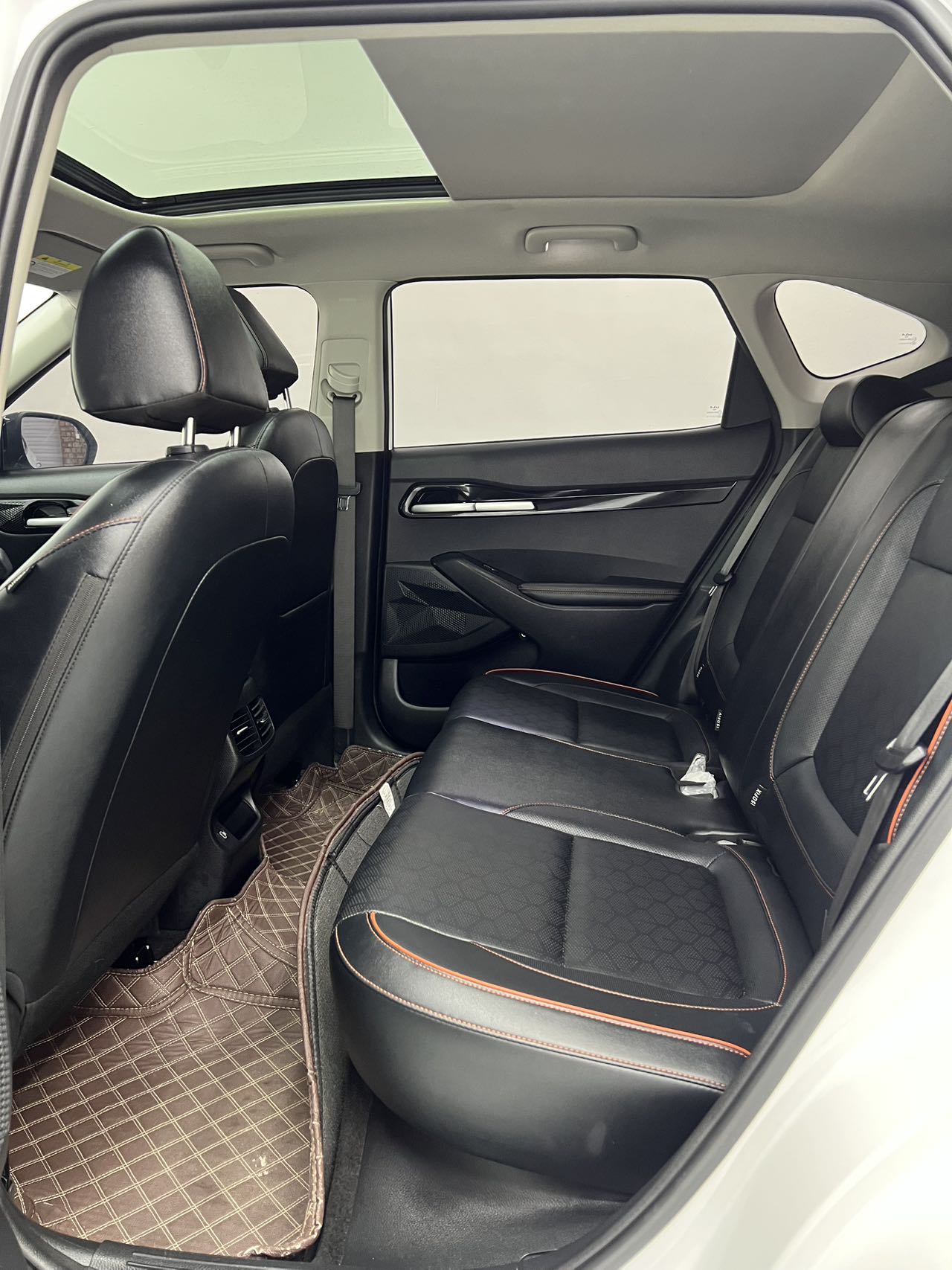 Kia Seltos 2023 immagine di auto #8