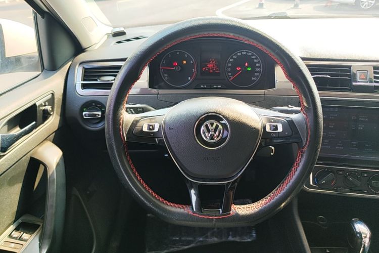 Volkswagen Santana 2020 car image #11