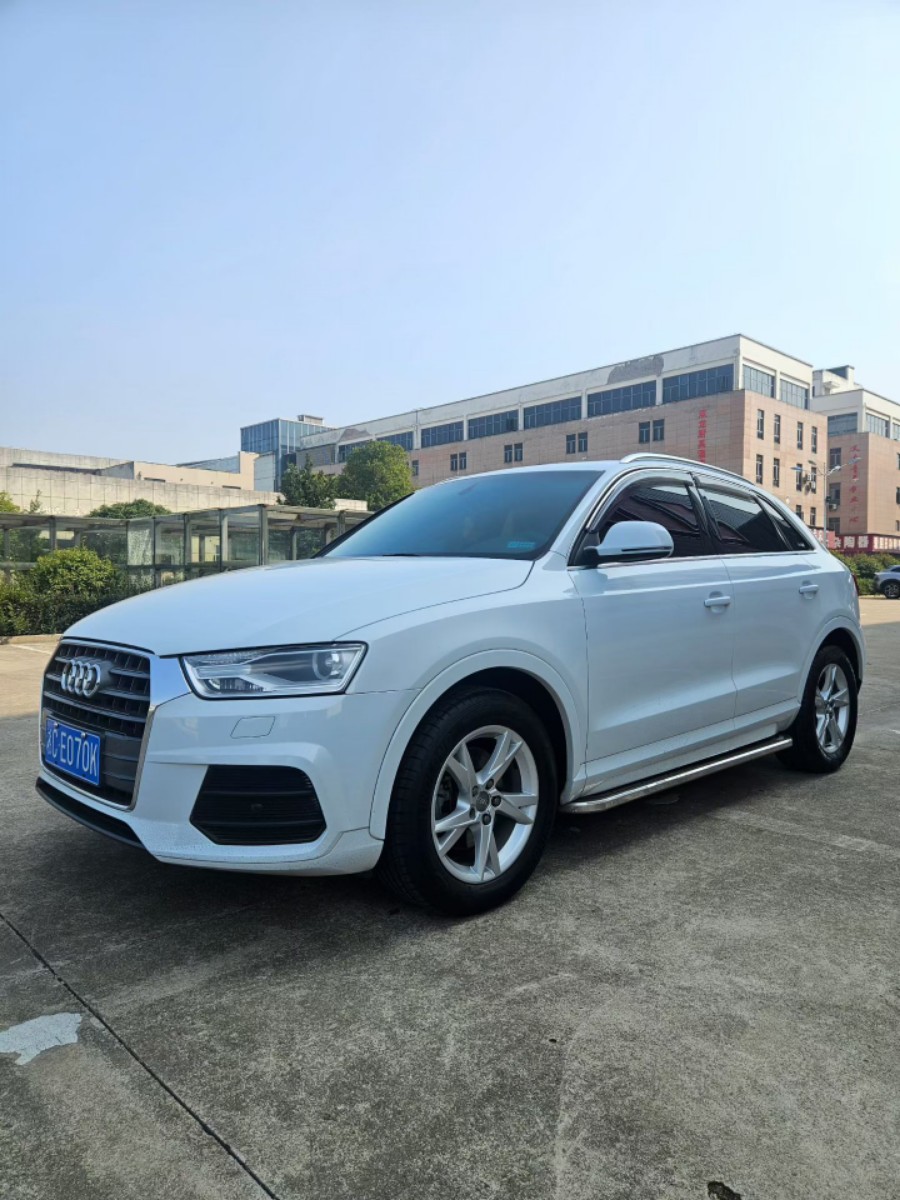 Audi Q3 2016 car image #2