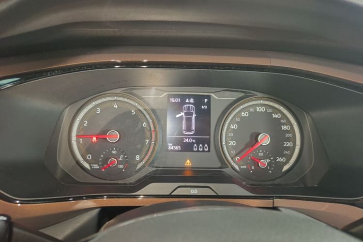 Volkswagen Tharu 2021 car image #12