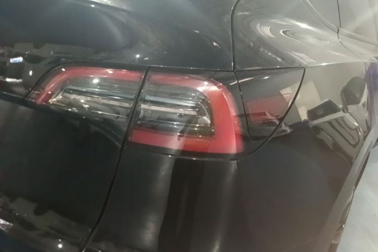 Tesla Model Y 2022 car image #8
