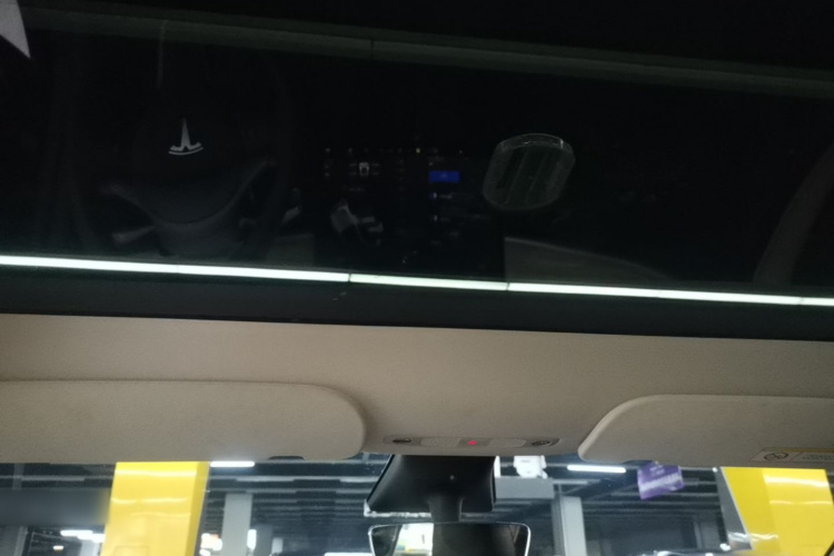 Tesla Model Y 2022 car image #18