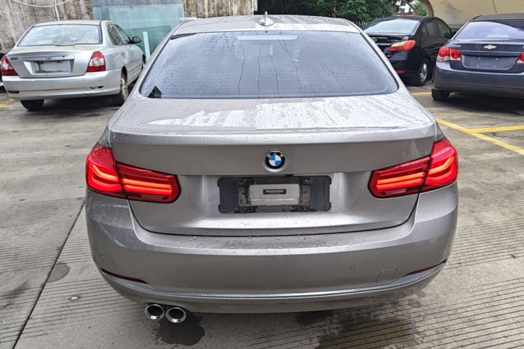 BMW 3 Series 2019 car image #6