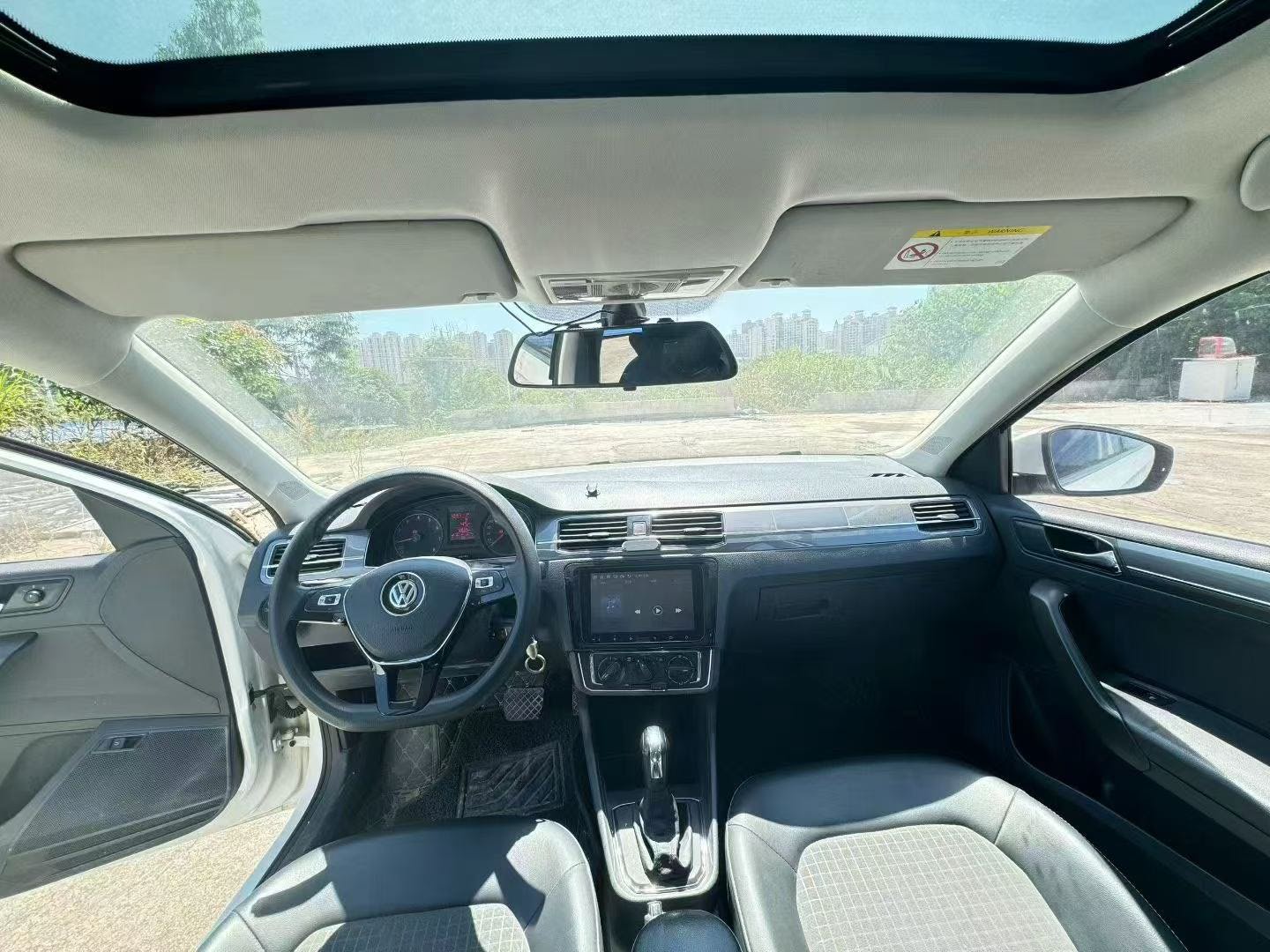 Volkswagen Santana 2017 car image #5