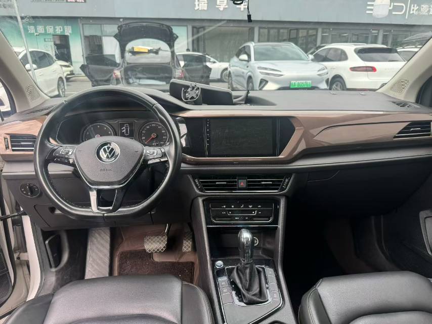 Volkswagen Tharu 2022 imagem de carro #6