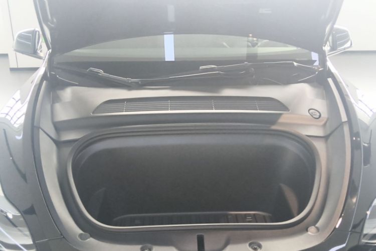Tesla Model Y 2023 #20 Tesla Model Y 2023 car image #20