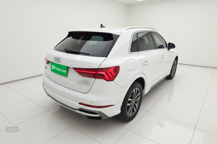 Audi Q3 2021 car image #7