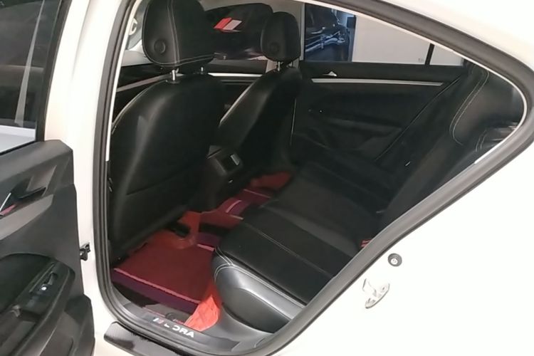 Volkswagen Bora 2022 car image #17
