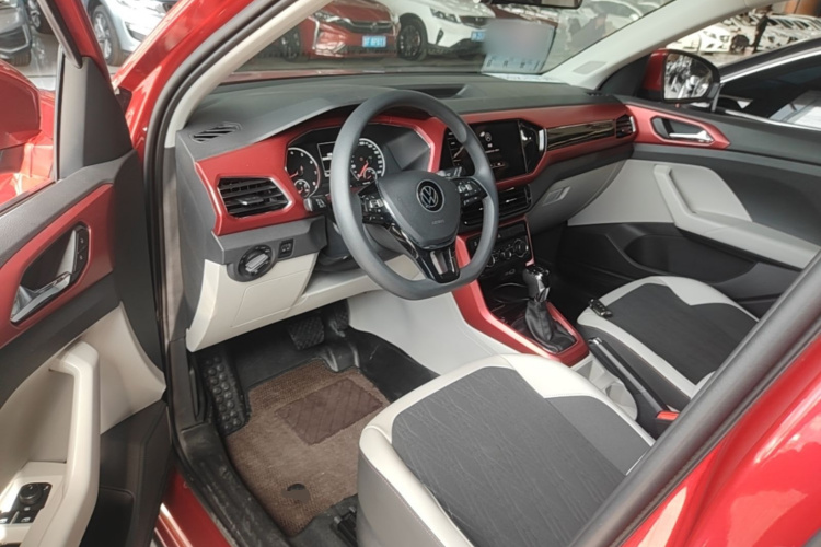 Volkswagen T-Cross 2021 #15 Volkswagen T-Cross 2021 صورة سيارة #15
