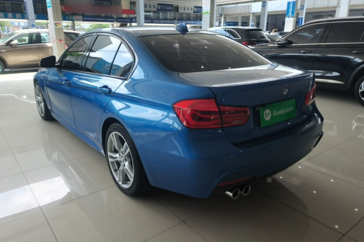 BMW 3 Series 2018 #7 BMW 3 Series 2018 صورة سيارة #7