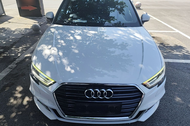 Audi A3 2019 car image #3