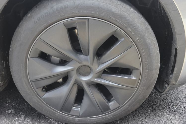 Tesla Model Y 2025 car image #9