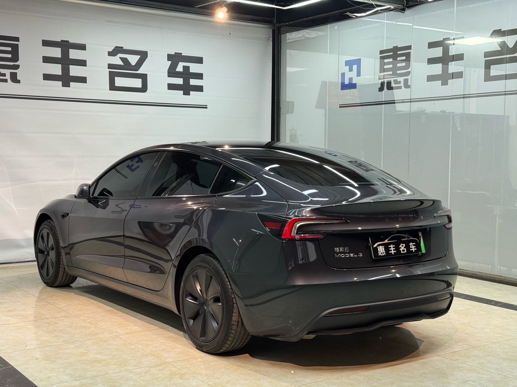 Tesla Model 3 2025 car image #8