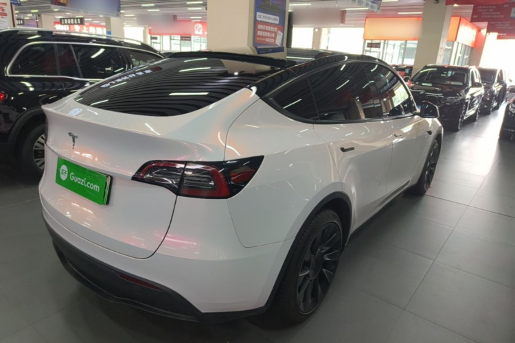 Tesla Model Y 2022 #7 Tesla Model Y 2022 car image #7