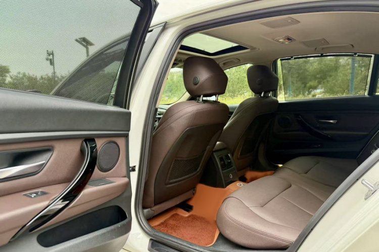 BMW 3 Series 2018 #10 BMW 3 Series 2018 car image #10