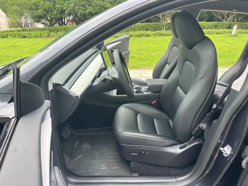 Tesla Model Y 2024 car image #6