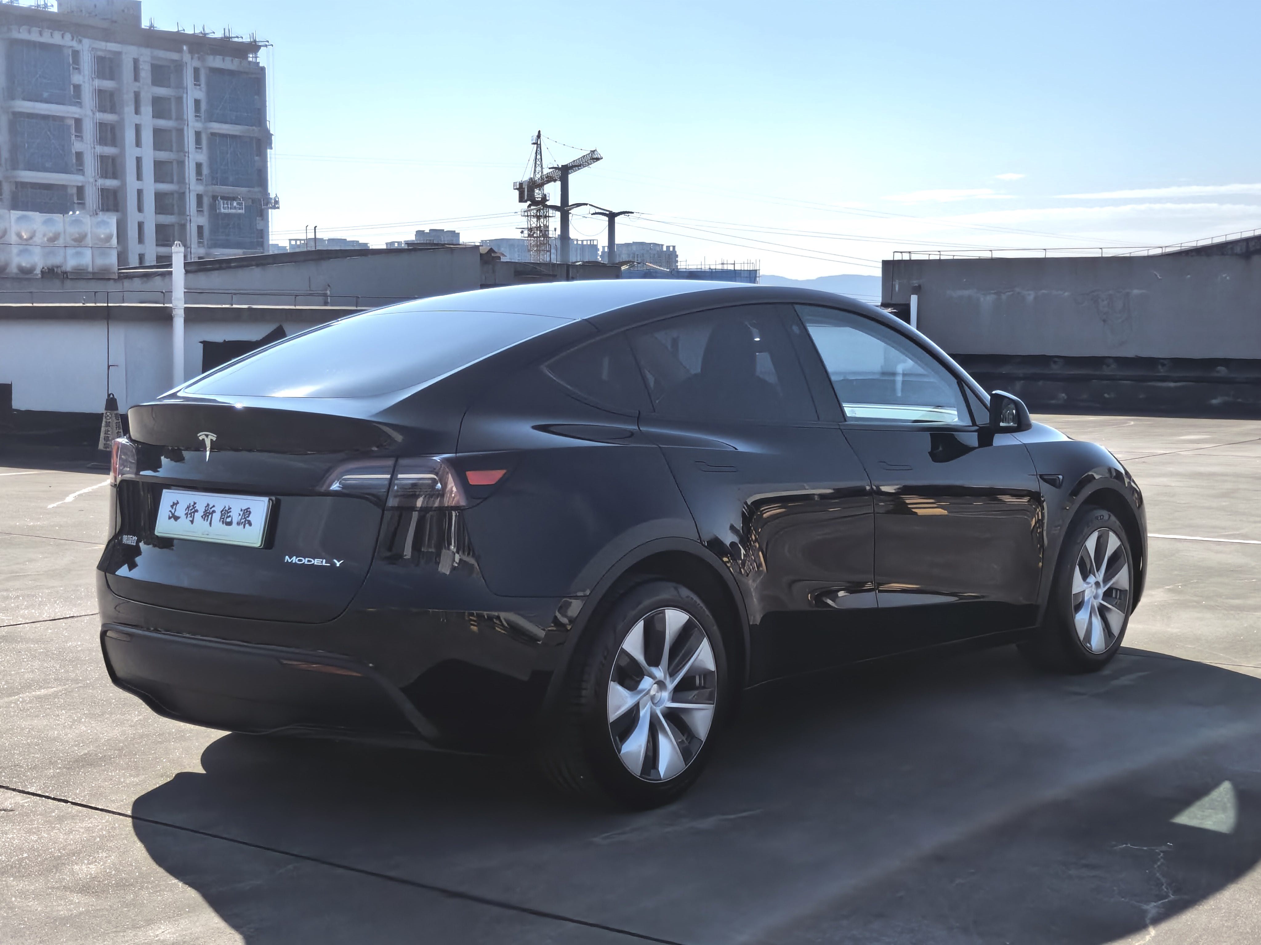 Tesla Model Y 2023 car image #6