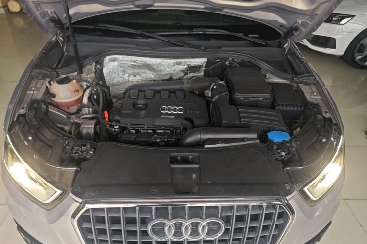 Audi Q3 2014 car image #20