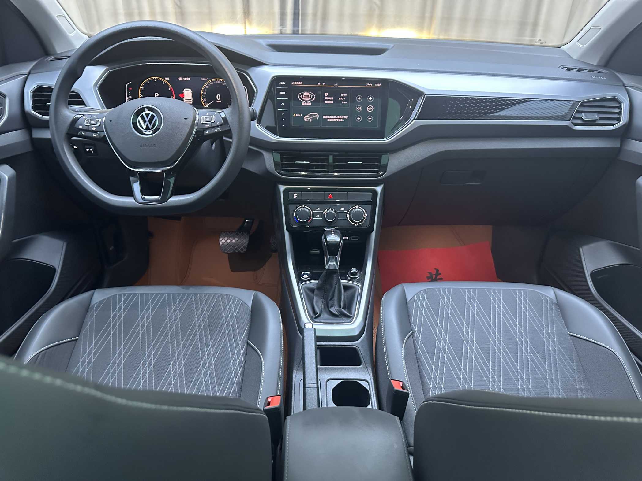 Volkswagen T-Cross 2022 #10 Volkswagen T-Cross 2022 صورة سيارة #10