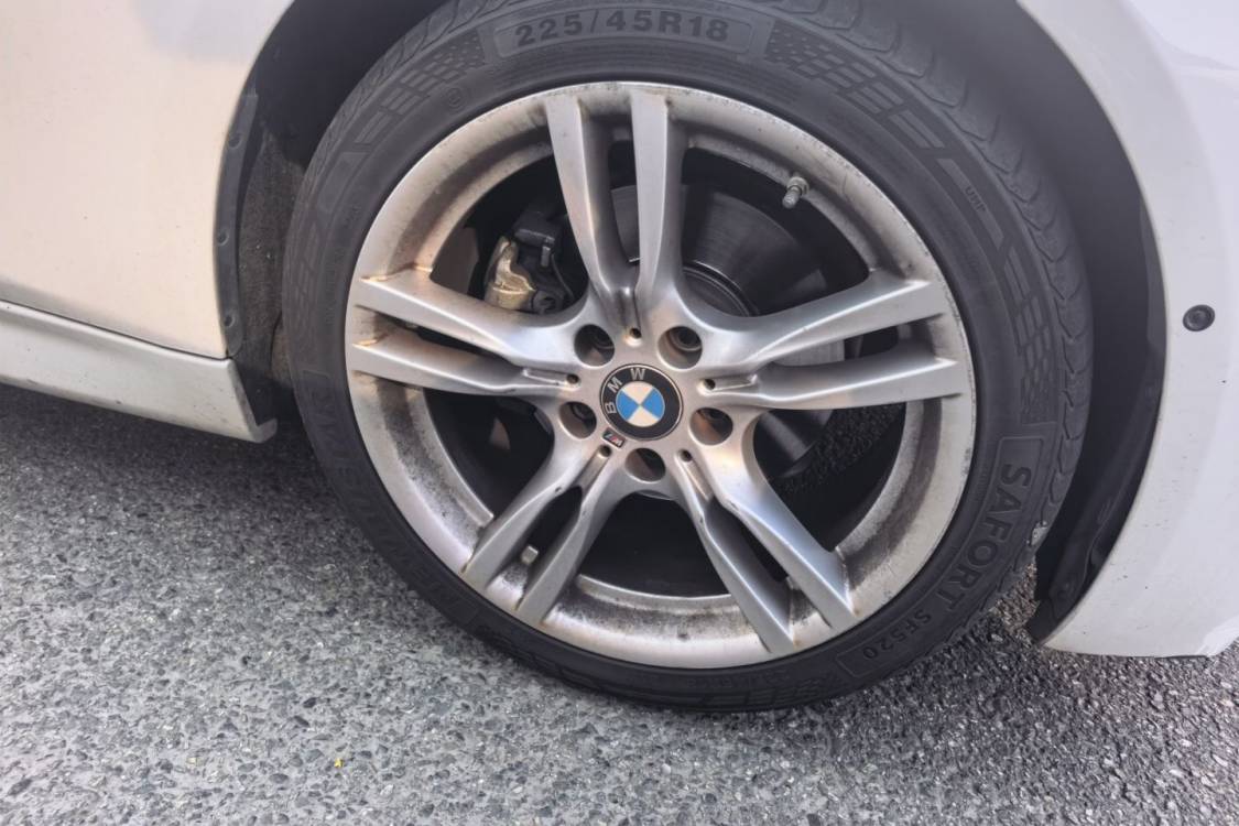 BMW 3 Series 2018 car image #10