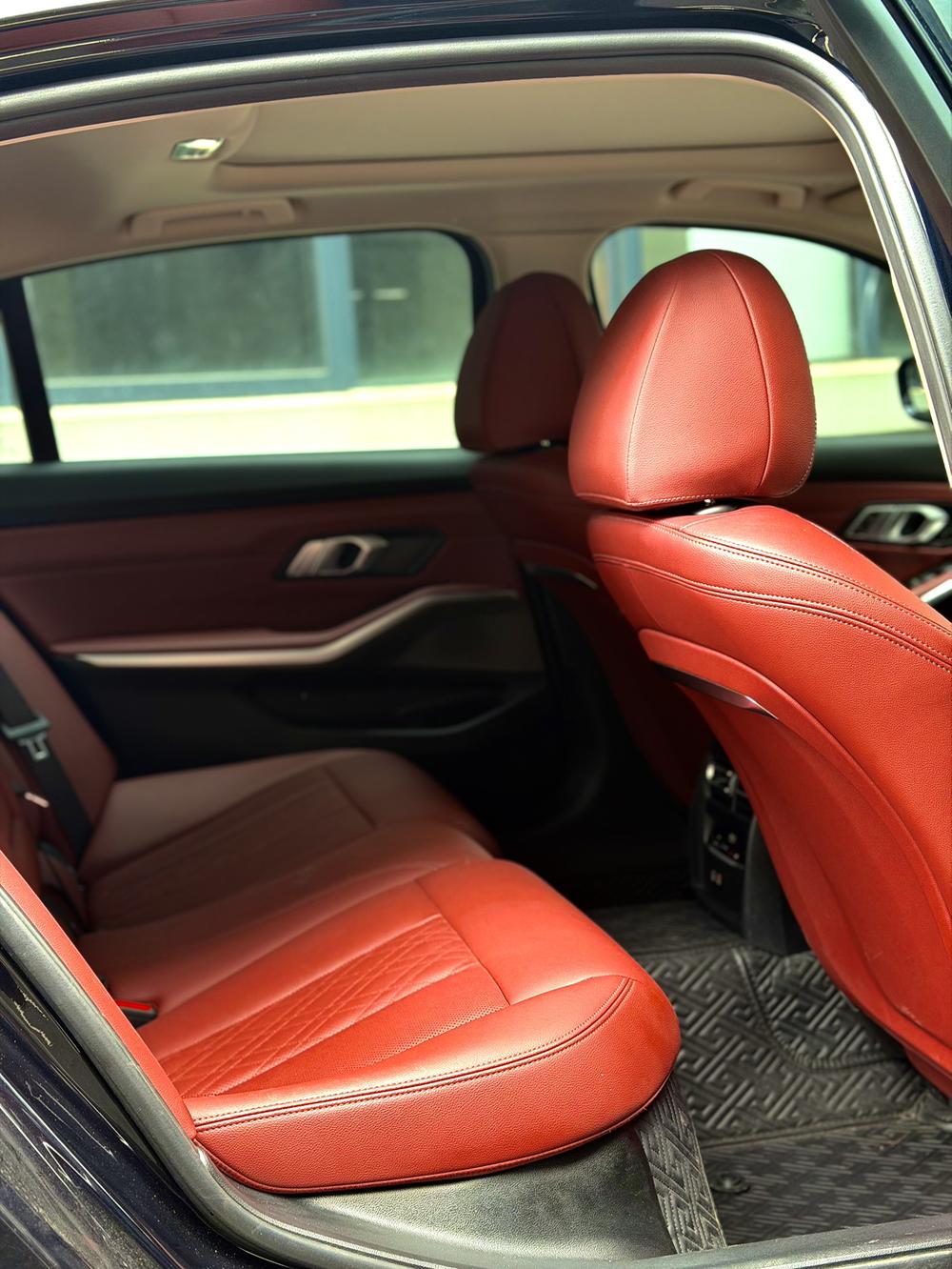 BMW 3 Series 2023 #13 BMW 3 Series 2023 صورة سيارة #13
