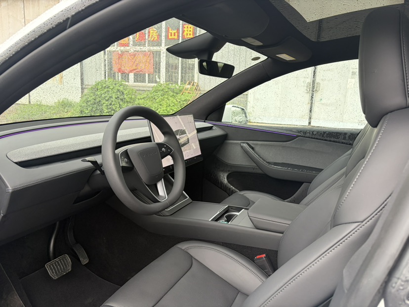 Tesla Model Y 2026 #8 Tesla Model Y 2026 car image #8