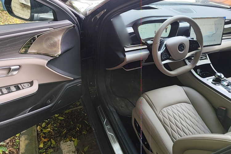BYD Han 2025 car image #16