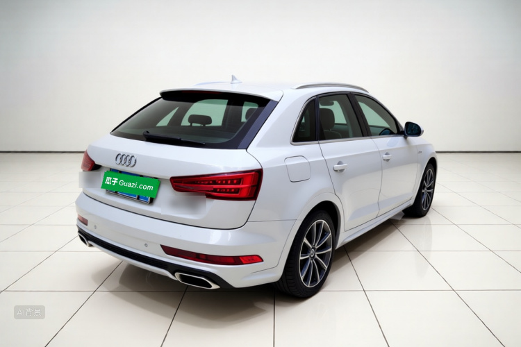 Audi Q3 2019 car image #7