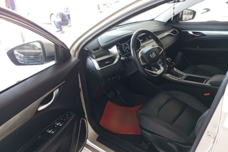 GEELY Emgrand 2019 #16 GEELY Emgrand 2019 car image #16
