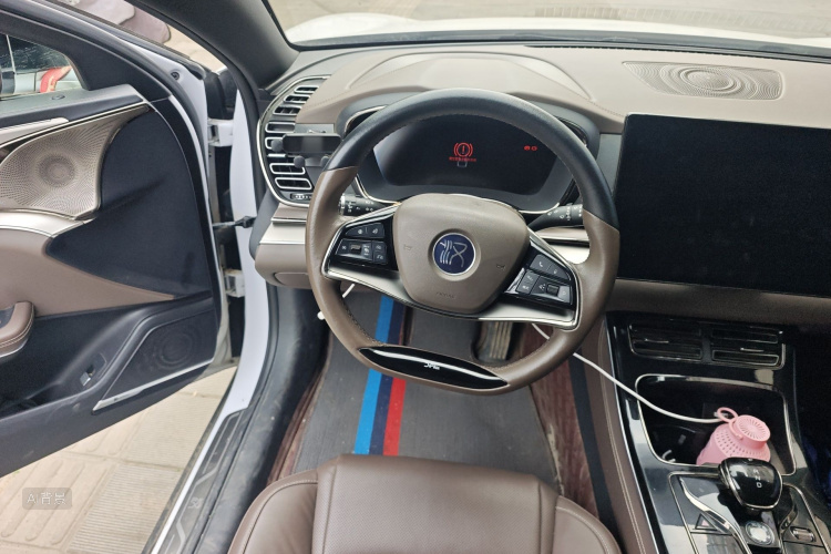 BYD Han 2022 immagine di auto #12