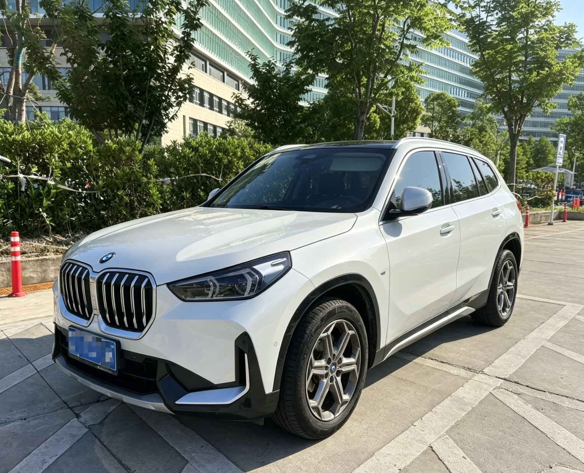 BMW X1 2023 BMW X1 2023 car image