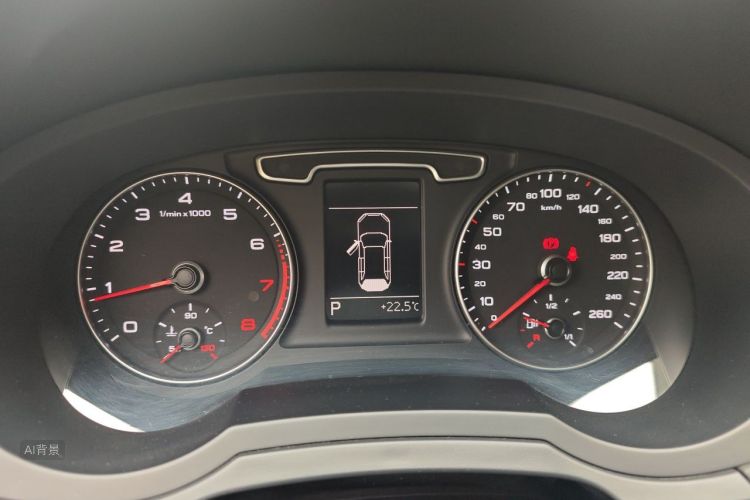 Audi Q3 2015 car image #13