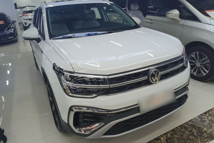 Volkswagen Tharu 2025 car image #4