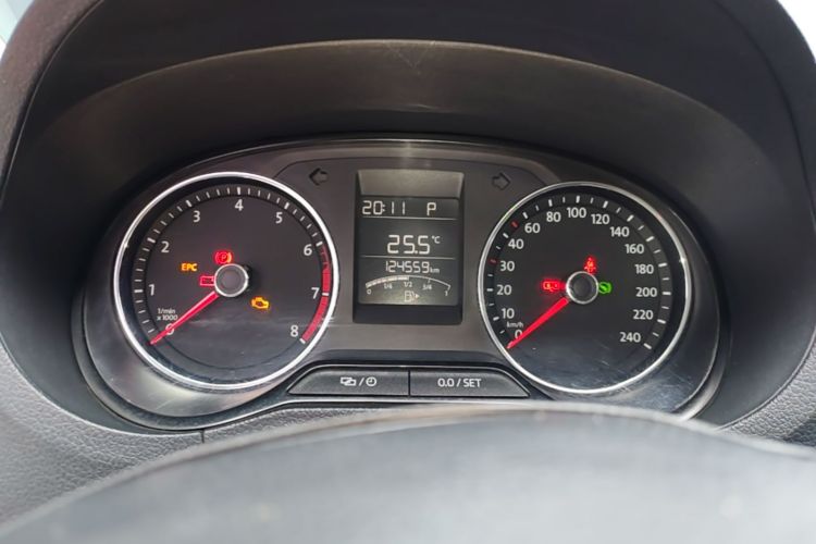 Volkswagen Polo 2016 car image #16