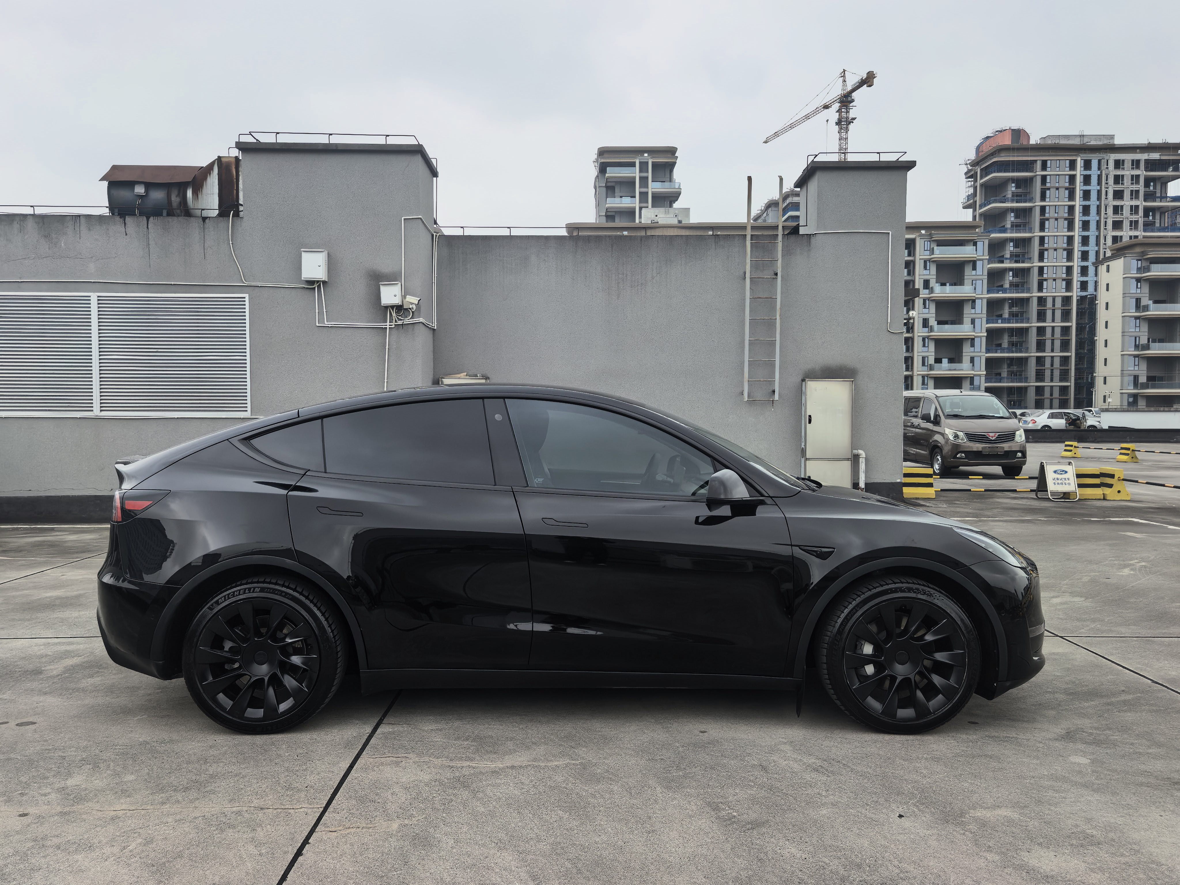 Tesla Model Y 2021 #4 Tesla Model Y 2021 immagine di auto #4