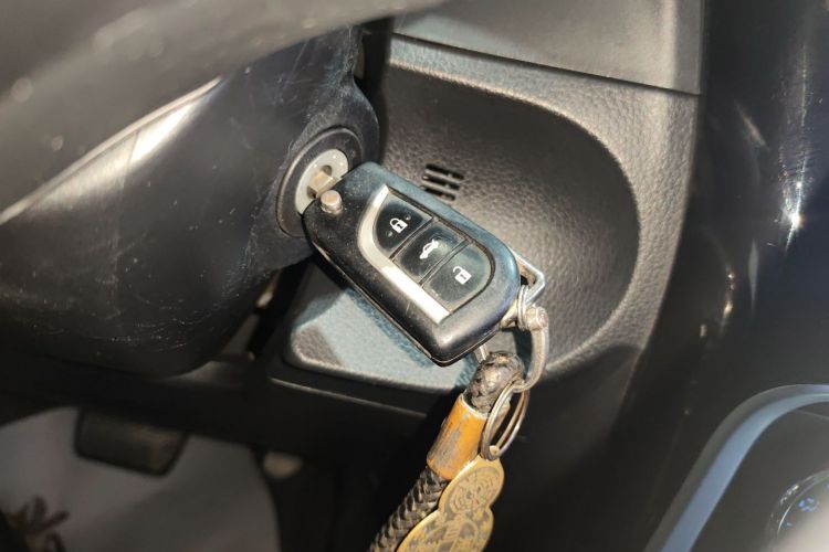 Toyota Corolla 2017 immagine di auto #9